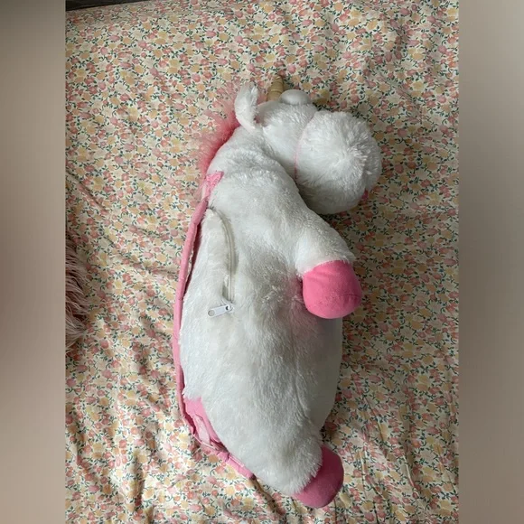 Universal Studios “Despicable Me” unicorn backpack - Picture 2 of 4